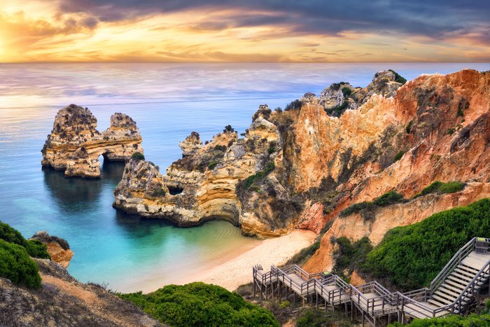 10-Day Portugal Holiday Packages from the UK: Compare Flights, Hotels and Itineraries